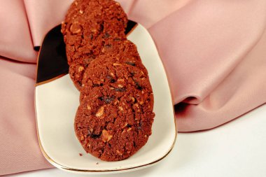 Koyu çikolata parçaları ile tanımlama