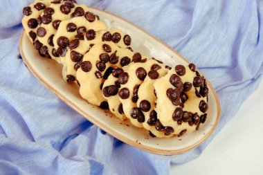 Koyu çikolata parçaları ile tanımlama 