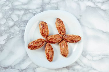 Koyu çikolata parçaları ile tanımlama 