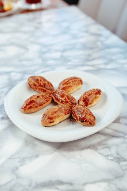 Koyu çikolata parçaları ile tanımlama 