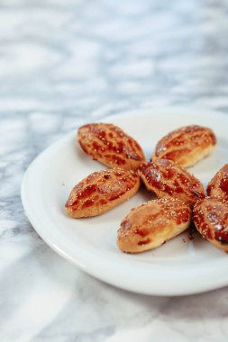 Koyu çikolata parçaları ile tanımlama 