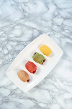 Koyu çikolata parçaları ile tanımlama 