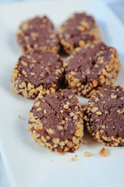 Koyu çikolata parçaları ile tanımlama 