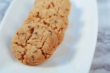 Koyu çikolata parçaları ile tanımlama 