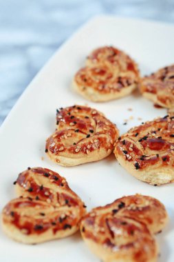 Koyu çikolata parçaları ile tanımlama 