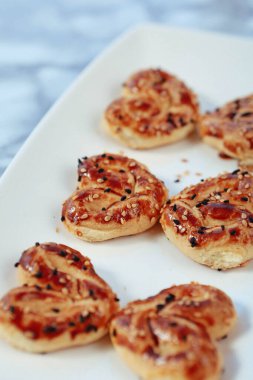 Koyu çikolata parçaları ile tanımlama 