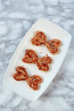 Koyu çikolata parçaları ile tanımlama 