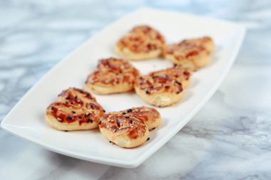 Koyu çikolata parçaları ile tanımlama 