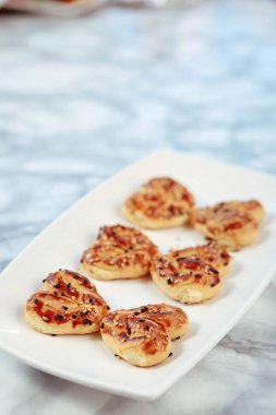 Koyu çikolata parçaları ile tanımlama 