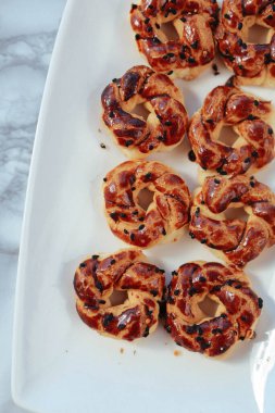 Koyu çikolata parçaları ile tanımlama 