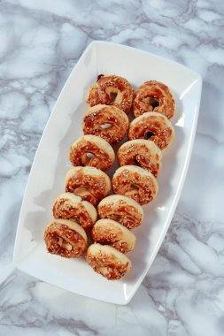 Koyu çikolata parçaları ile tanımlama 