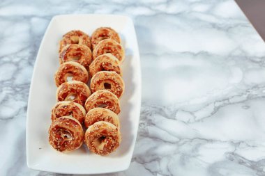 Koyu çikolata parçaları ile tanımlama