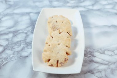 Koyu çikolata parçaları ile tanımlama