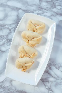 Koyu çikolata parçaları ile tanımlama