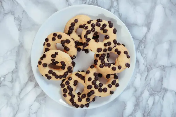 Kekse Mit Dunklen Schokoladenstücken — Stockfoto