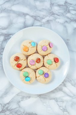 Koyu çikolata parçaları ile tanımlama