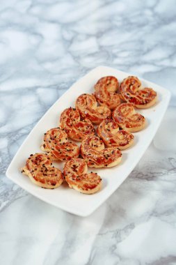 Koyu çikolata parçaları ile tanımlama