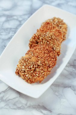 Koyu çikolata parçaları ile tanımlama