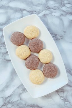 Koyu çikolata parçaları ile tanımlama