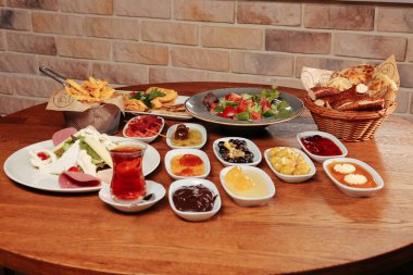 zengin ve leziz Türk Kahvaltı