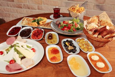 zengin ve leziz Türk Kahvaltı