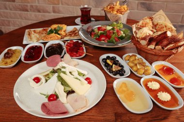 zengin ve leziz Türk Kahvaltı