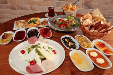 zengin ve leziz Türk Kahvaltı