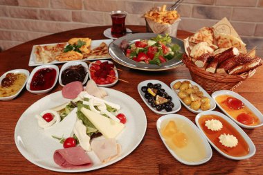 zengin ve leziz Türk Kahvaltı