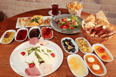 zengin ve leziz Türk Kahvaltı