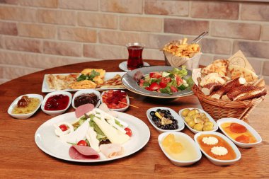 zengin ve leziz Türk Kahvaltı