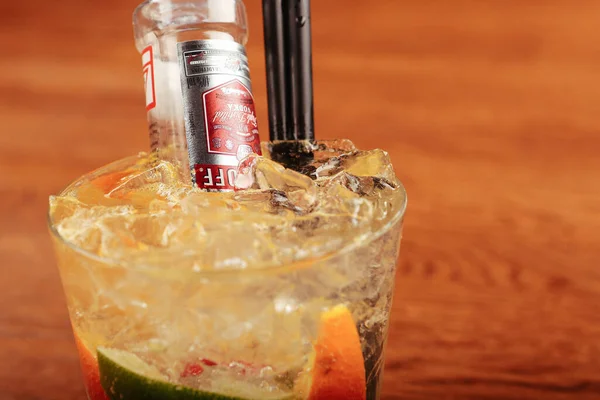 Alkohol Cocktail Drink Auf Dem Tisch Restaurant — Stockfoto