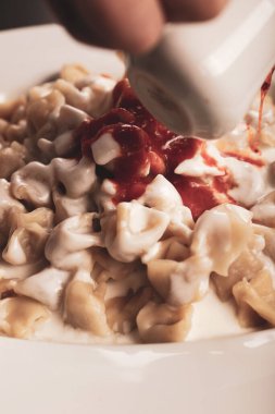 Türk mantı manlama plaka üzerinde