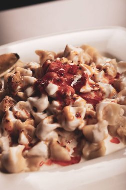 Türk mantı manlama plaka üzerinde