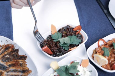 Geleneksel Türk ve Yunan yemek meze masası