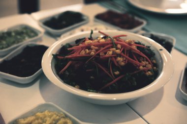 Geleneksel Türk ve Yunan yemek meze masası