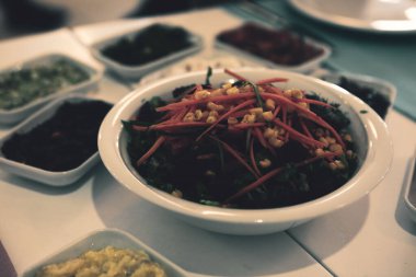 Geleneksel Türk ve Yunan yemek meze masası