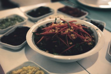 Geleneksel Türk ve Yunan yemek meze masası