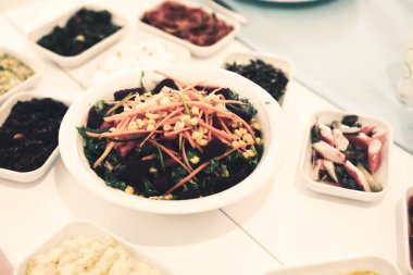 Geleneksel Türk ve Yunan yemek meze masası