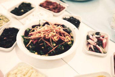 Geleneksel Türk ve Yunan yemek meze masası