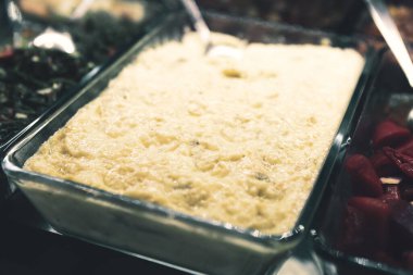 Geleneksel Türk ve Yunan yemek meze masası