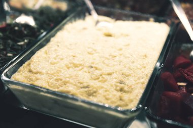 Geleneksel Türk ve Yunan yemek meze masası