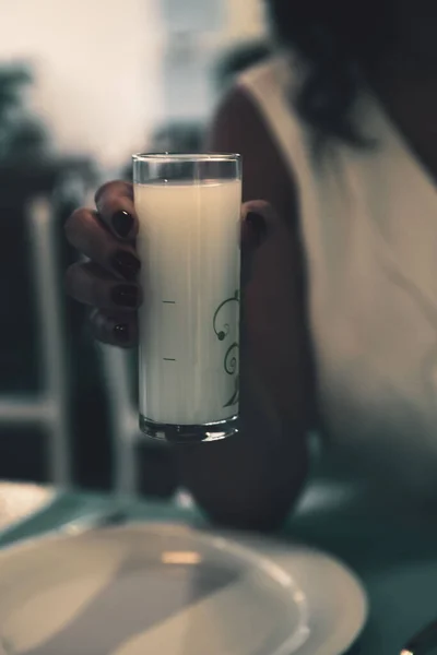 Tavolo Pranzo Tradizionale Turco Greco Con Bevande Alcoliche Speciali Raki — Foto Stock