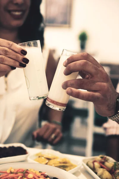 Mesa Jantar Tradicional Turca Grega Com Bebida Alcoólica Especial Raki — Fotografia de Stock