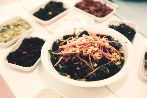 Geleneksel Türk ve Yunan yemek meze masası