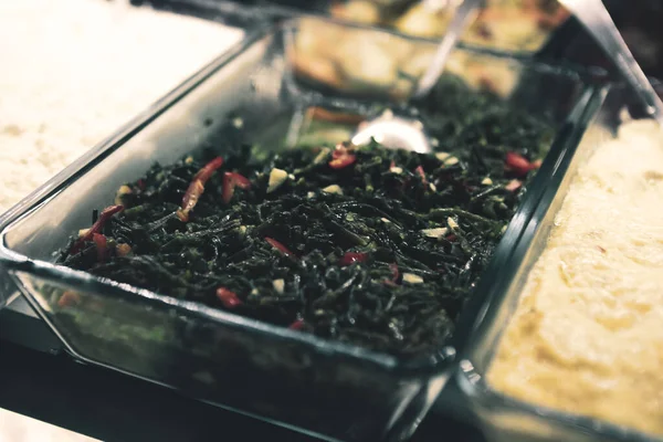 Geleneksel Türk ve Yunan yemek meze masası