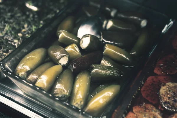 Geleneksel Türk ve Yunan yemek meze masası