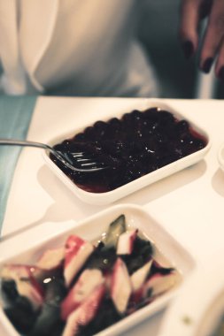 Geleneksel Türk ve Yunan yemek meze masası