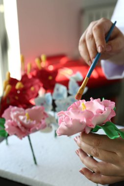 Masada lezzetli bir pasta var.