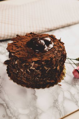 Masada lezzetli bir pasta var.