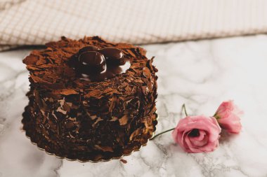 Masada lezzetli bir pasta var.